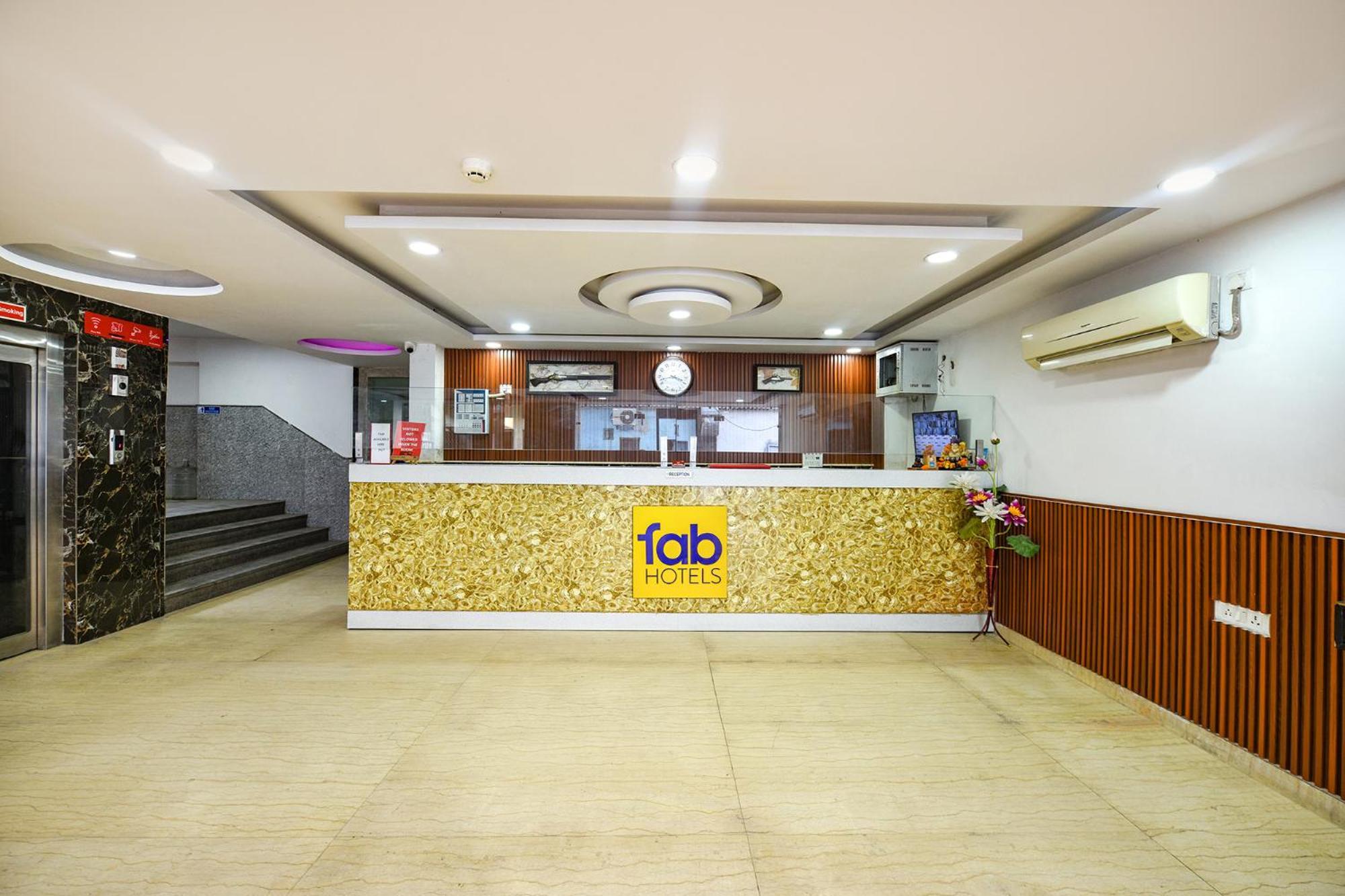 Fabhotel Belwood Near Igi Airport New Delhi Bagian luar foto