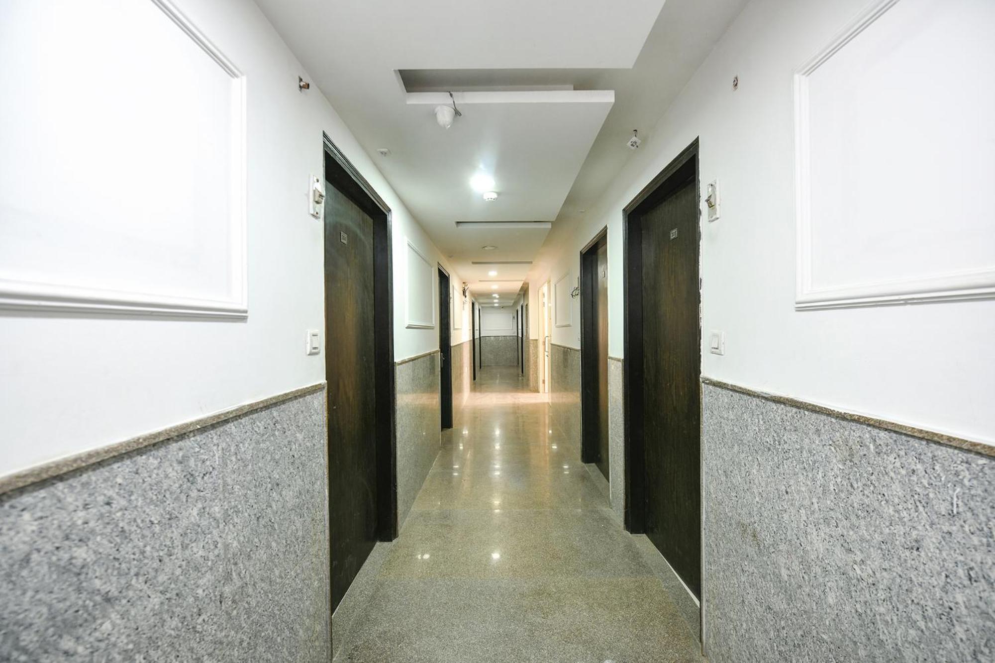 Fabhotel Belwood Near Igi Airport New Delhi Bagian luar foto