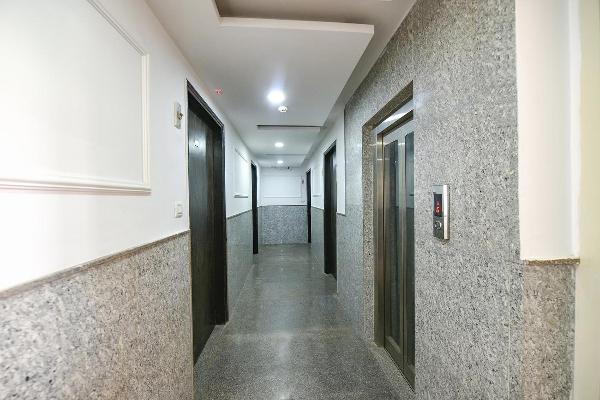 Fabhotel Belwood Near Igi Airport New Delhi Bagian luar foto